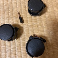 プラスチック製引き出し 譲ります（40×69×68.5cm・天板ゆがみ・キャスターあり）  の画像