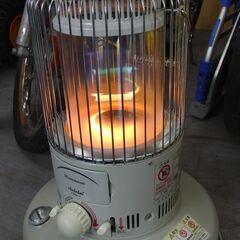 トヨトミ 石油ストーブ RBE-25C レインボー 暖房出力2.5kW 燃焼時間約20時間 TOYOTOMI 災害 アウトドア キャンプ 札幌 手稲の画像