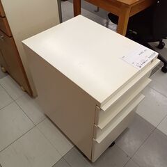 ★リユースのサカイ千葉中央店★期間限定割引有  袖机  H64×D53×W39 クリーニング済み TC4212の画像