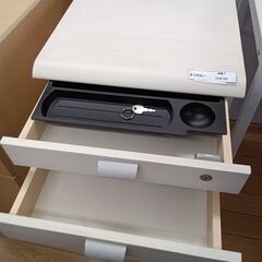 ★リユースのサカイつくば店★TK6182  袖机 ホワイト H72×D51×W42 クリーニング済みの画像