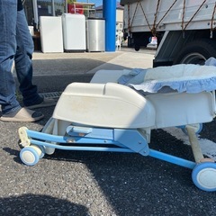 引き取り希望☆ベビーラック・チェア 青と白の画像