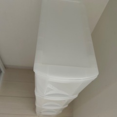 収納キャスト　4段　　白(やや半透明)の画像