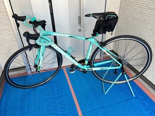 ロードバイク  【Bianchi ニローネ7 sora】　空気入れ、スタンド付き50,000