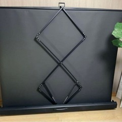 プロジェクタースクリーンの画像