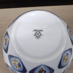 ノリタケ 壷 花器 白磁 金彩 草花柄 高さ18㎝ USED品 花瓶 Noritake 日本製 フラワーベース 苫小牧西店の画像