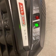 BOSCH 充電器&バッテリーの画像