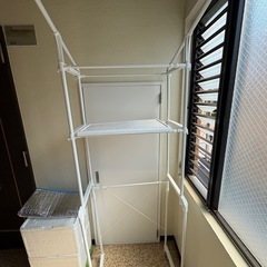 洗濯機の上に置くランドリーラックの画像
