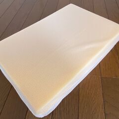 低反発マットレス（ニトリ）、低反発枕、カバー（無印、未使用）３点セットの画像
