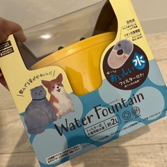 新品 ペット  水飲み ウォーターファウンテン  2Lの画像