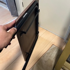 折りたたみテーブルの画像