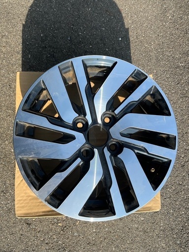 ルーミー純正ホイール