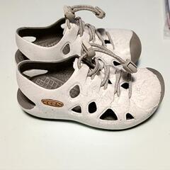 KEEN　サンダル　白　子供用　15cmの画像