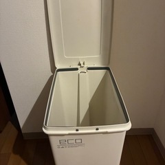 ゴミ箱の画像