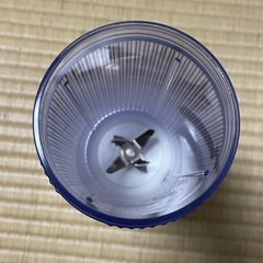 ジューサー　現状品　動作確認済　（r70811b8)の画像