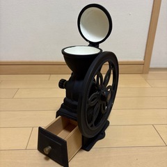 カリタ　手挽き　コーヒーミル 鋳鉄製 木製引き出し付きの画像