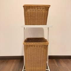 洗えるラタン調バスケットのランドリーワゴン(値下げ交渉可)の画像
