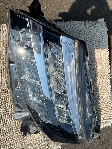 令和4年　ルーミー　LEDヘッドライト　左（助手席側）