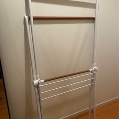 ニトリ ポール伸縮可能洗濯物干の画像