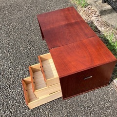 レトロな小机の画像