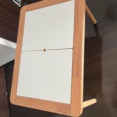 IKEA 子供用テーブルFLISATの画像