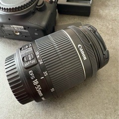 Canon EOS Kiss X8i レンズキット 充電器・バッテリー付の画像