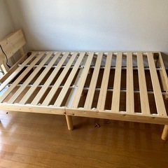 ダブルベッドフレームの画像