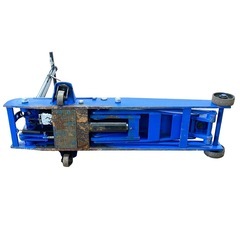 ○動作品■STRAIGHT ガレージジャッキ 低床 エアー式 2t 高低範囲 95〜495mm 常圧 一般圧 手動 15-884 中古品■ジモティ姫路の画像
