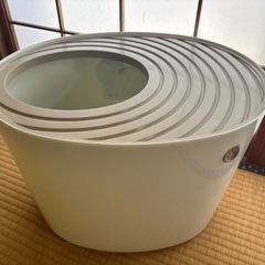 上から猫トイレの画像