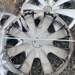 トヨタ純正ホイールカバーの画像