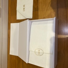 DIORの箱の画像