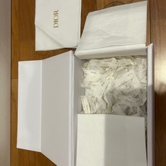 DIORの箱の画像