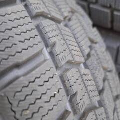 【215/65R/16】　スタッドレスタイヤの画像