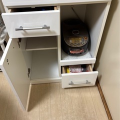 食器棚の画像