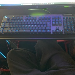 ゲーミングpcモニター、キーボード、マウス
の画像