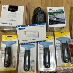 【即日可能】雑貨　洗濯機ポンプ　リモコン　防水カメラ　急速充電ケーブル　LANケーブル　猫トリミングコーム　ゴルフボール　カメラアダプター　スマホホルダー　HDMIケーブル　イーサネットパッチケーブル　の画像