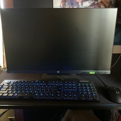 ゲーミングpcモニター、キーボード、マウス
の画像