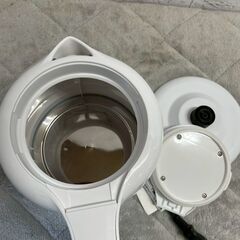 山善 電気ケトル DKE-100 2020年製 1.0L ホワイト 動作確認済 1200W ヘルツフリー 電気湯沸機 空炊き防止 美品 ① Y2098の画像