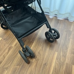 アップリカ ルンルンゴー ベビーカー A型の画像