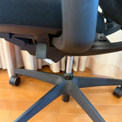 🔥在宅・オフィスに！ゲーミングにも！KOKUYOチェア💺6台あり／まとめ買い大大大歓迎✨の画像