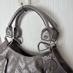 【極美品】Guy Laroche ギラロッシュ　メタリックグレー ハンドバッグの画像