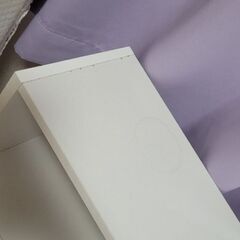 白い本棚の画像