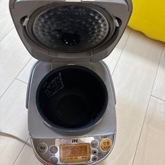 ZOJIRUSHI 炊飯器3合炊きの画像