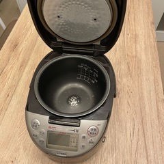 炊飯器
の画像