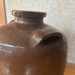 大きな酒壺 ヒビありの画像