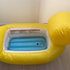 アヒルのベビーバスの画像