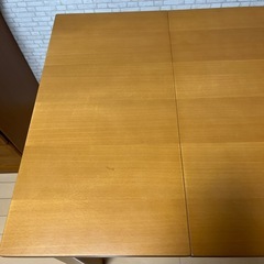 ニトリ　伸縮式デスクの画像