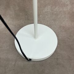スタンドライト 中古品 電球なし 白 有線 中古家電 照明 フロアライト リビングライト の画像