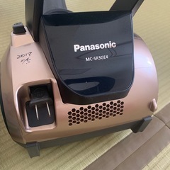 キャニスター型掃除機の画像