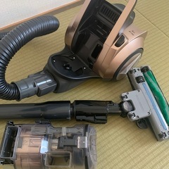 キャニスター型掃除機の画像