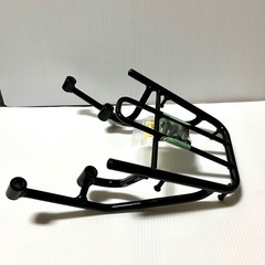 YAMAHAシグナスXSR1型　純正リヤ キャリア美品！の画像